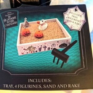 NEW! Sold out!  Minerature Disney's Nightmare Before Christmas Zero Zen Garden